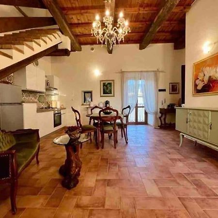 マッサ・マルターナLa Casina Di Nadaアパートメント エクステリア 写真