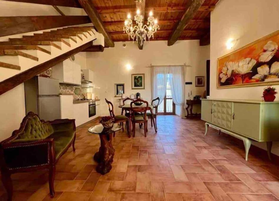 マッサ・マルターナLa Casina Di Nadaアパートメント エクステリア 写真