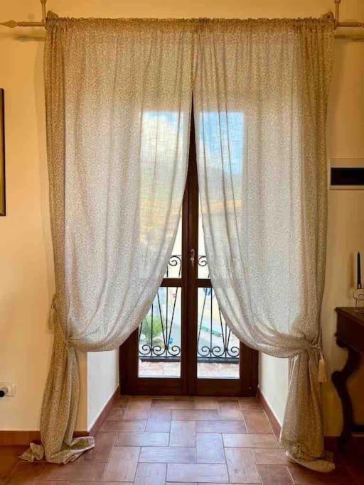 マッサ・マルターナLa Casina Di Nadaアパートメント エクステリア 写真