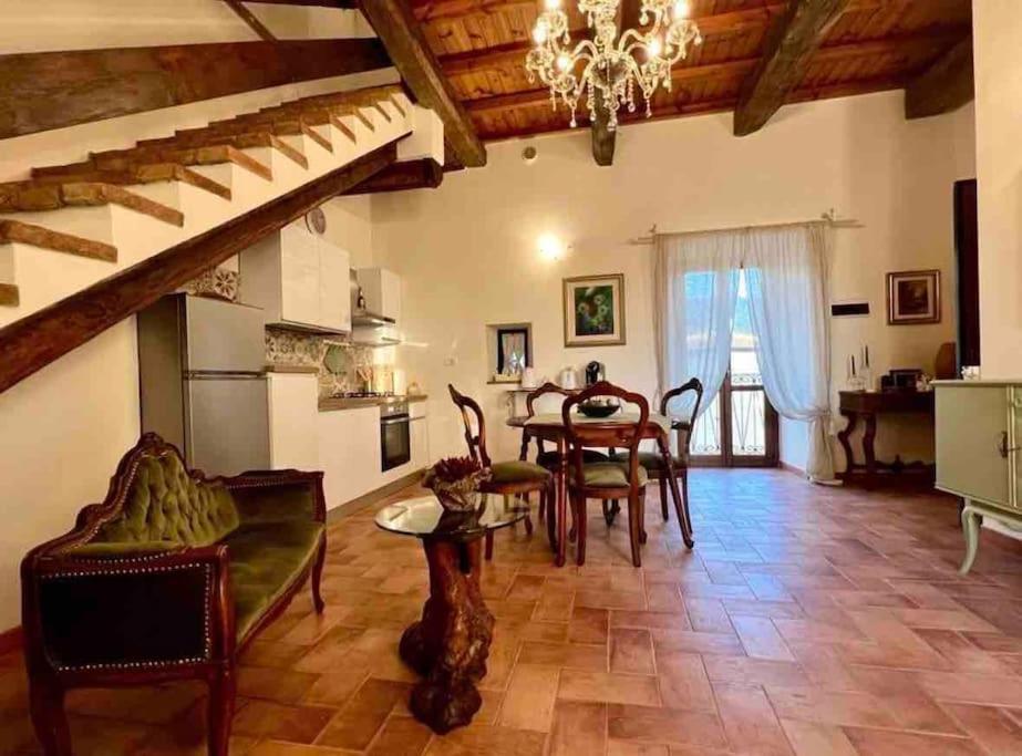 マッサ・マルターナLa Casina Di Nadaアパートメント エクステリア 写真